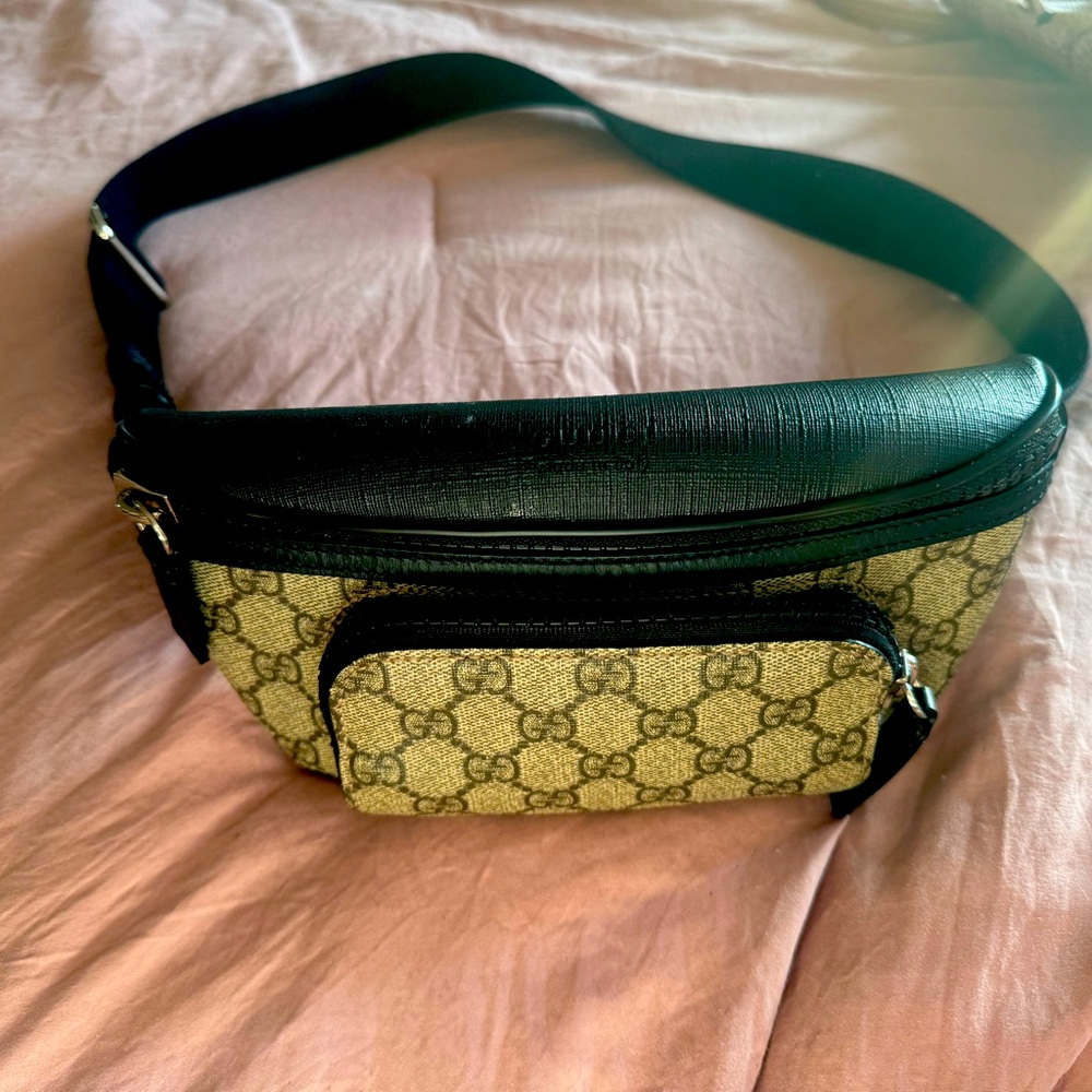 Gently Used Gucci Belt Bag 100% Authentic. comes with dust bag $475 OBO